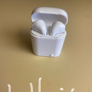 Bluetooth EarPods for Apple and android white